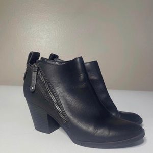 DV Dolce Vita Boots Womens Black Ankle Booties Block Heel Double Zip Tassel